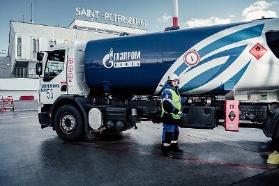 «Газпром нефть» с помощью блокчейн заправит самолеты в Пулково