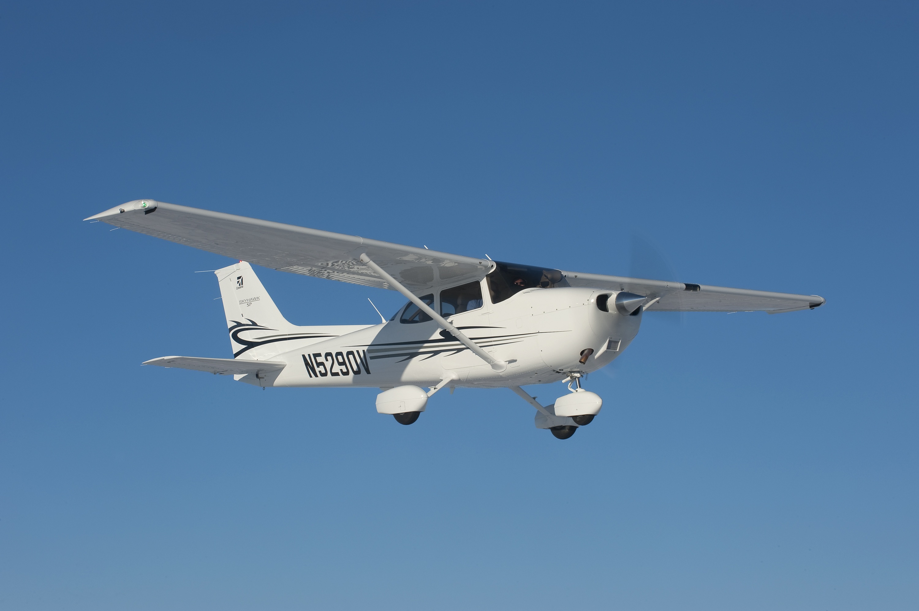 КОМПАНИИ GIUMARRA И RELIABLE ROBOTICS ПРОВЕЛИ ИСПЫТАНИЯ САМОЛЕТА CESSNA 172, КОНВЕРТИРОВАННОГО В ГРУЗОВОЙ БПЛА